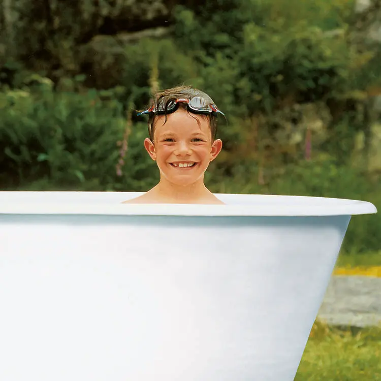 environment noro boy in bathtub